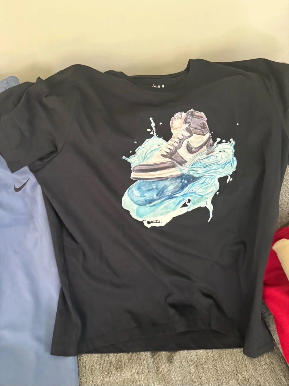 New Nike t shirt and jogger set. Both size XL new with tags. Never worn